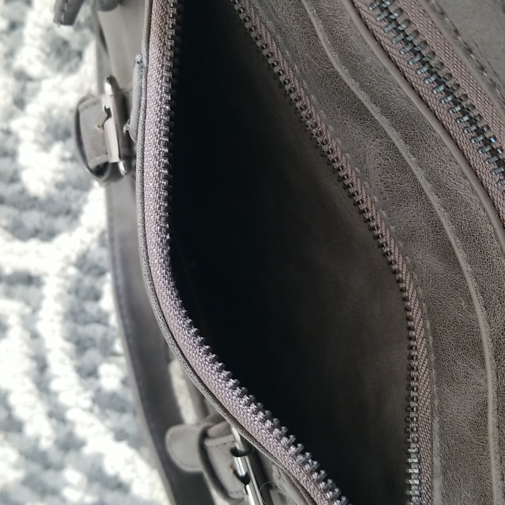 Ardene Cross Body Purse ❤Metallic Grey ❤ - Picture 5 of 8